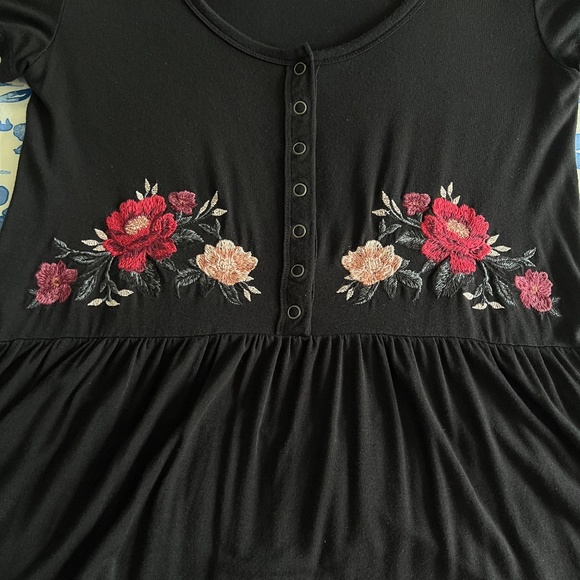 NWOT Women's American Eagle Soft & Sexy Embroidered Floral Black Knit Top XS - Picture 11 of 16